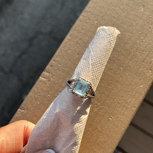 Aqua marine birthstone ring size 8 - Picture 4 of 7